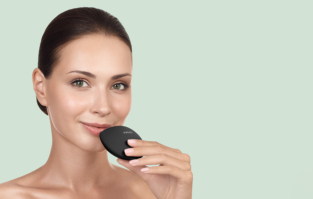 Volumizador labial GESKE 4 em 1 com aplicação